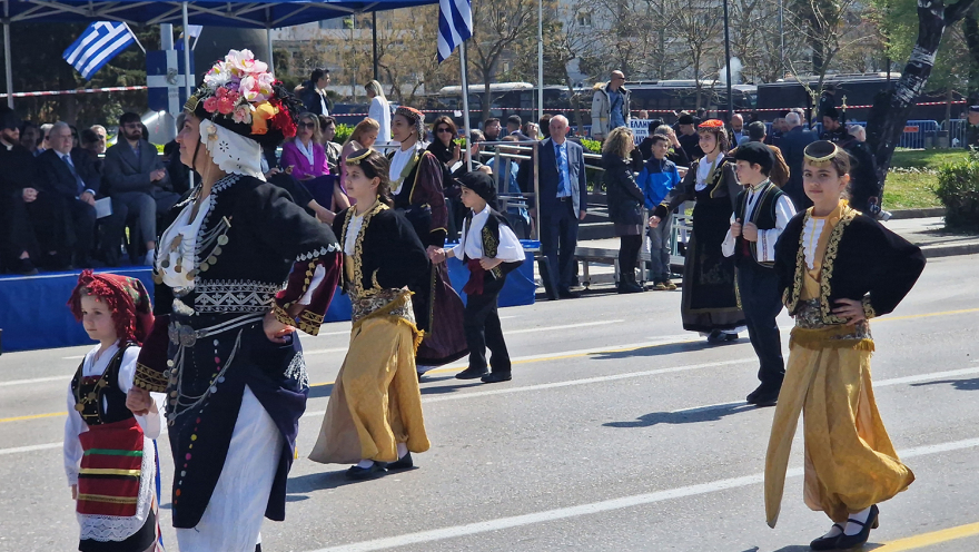 Θεσσαλονίκη: Με στρατιωτικά τμήματα ολοκληρώθηκε η παρέλαση 