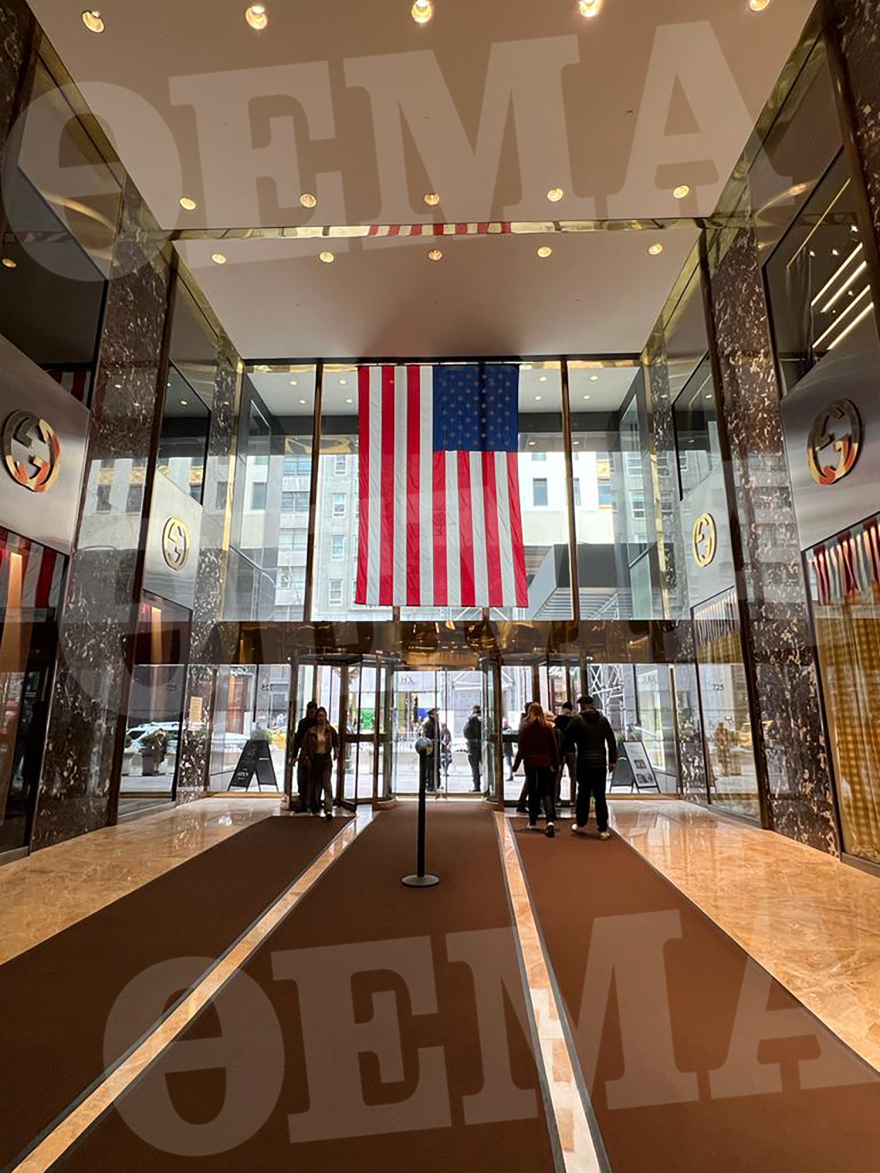 ΗΠΑ: Ο... Ντόναλντ Τραμπ ρυθμίζει την κυκλοφορία στη Νέα Υόρκη - Δείτε βίντεο