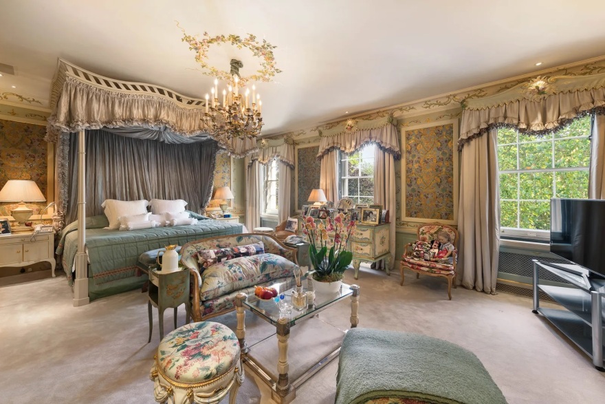 Στο σφυρί κατοικία της πρώην βασιλικής οικογένειας - Ζούσε για χρόνια η πριγκίπισσα Αικατερίνη