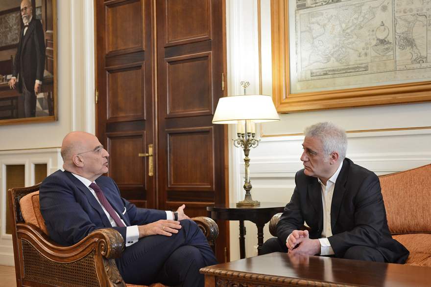 Δένδιας: H Toυρκία τείνει χείρα συνεννόησης, δεν πρέπει να την αρνηθούμε