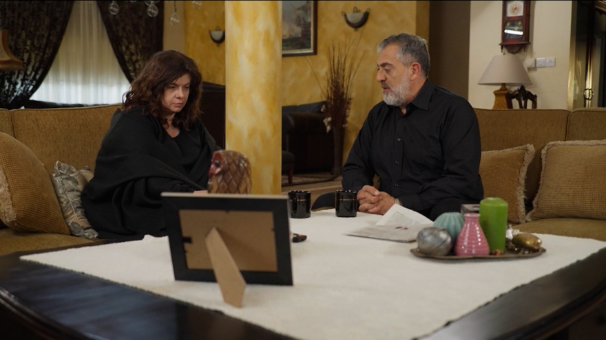 Η Γη της Ελιάς: Ο Φίλιππος ετοιμάζει μια έκπληξη στη Βασιλική