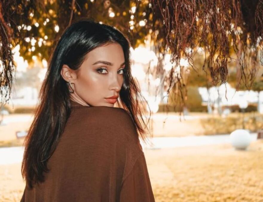 Γιώργος Αγγελόπουλος και Δήμητρα Βαμβακούση σε νέα δημόσια εμφάνιση - Παρακολούθησαν μαζί αγώνα μπάσκετ