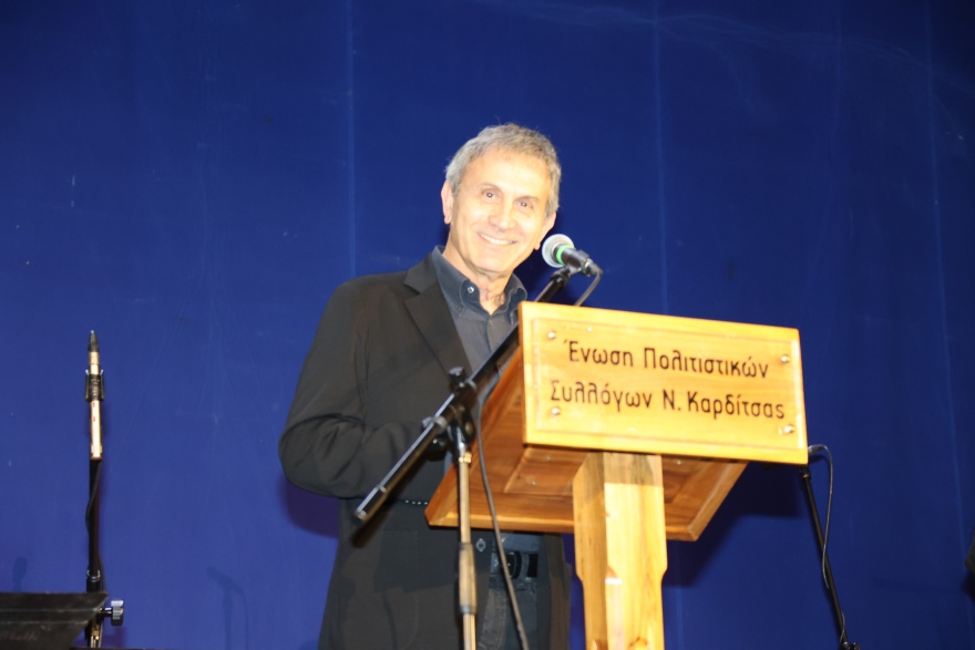 Καρδίτσα: O Γιώργος Νταλάρας και το Μουσικό Σχολείο έκλεισαν το 38ο Φεστιβάλ Ερασιτεχνικού Θεάτρου