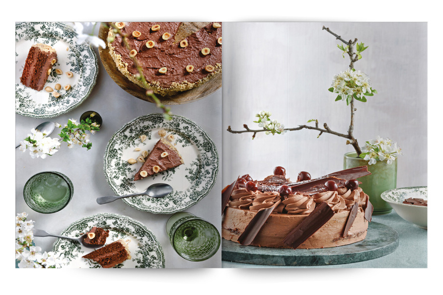 Αυτή την Κυριακή στο Θέμα, ο Στέλιος Παρλιάρος μας ετοιμάζει  «40 συνταγές για μια γλυκιά άνοιξη» 