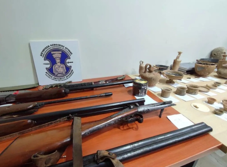 Κορινθία: Θα έβγαζαν στο «σφυρί» πάνω από 350 αρχαία αντικείμενα