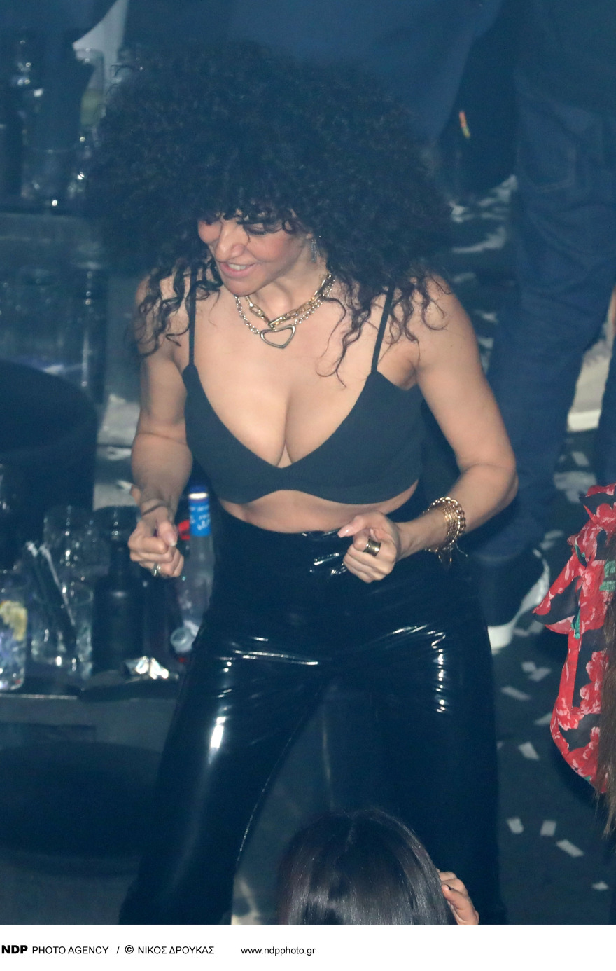 Μαρία Σολωμού: Διασκέδασε με τις φίλες της σε γνωστό νυχτερινό κέντρο - Δείτε φωτογραφίες
