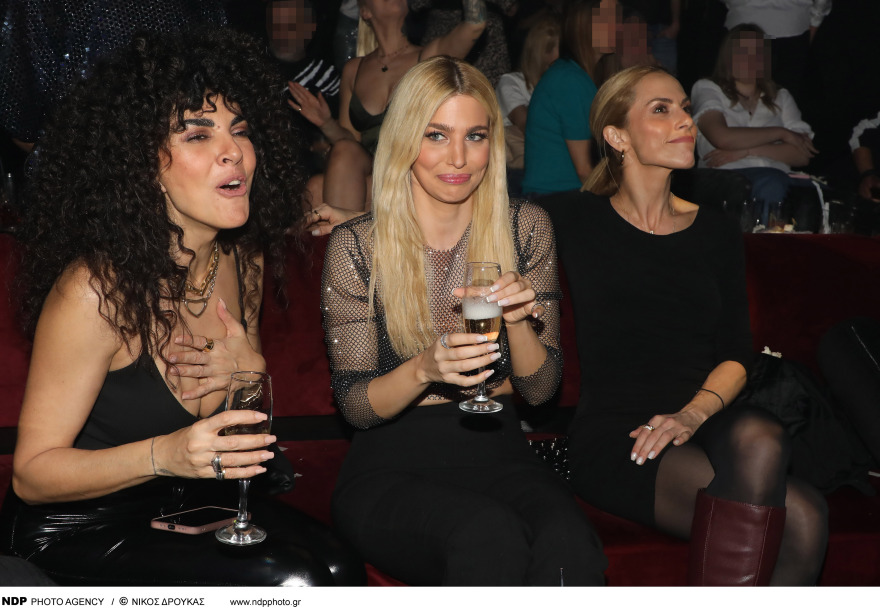 Μαρία Σολωμού: Διασκέδασε με τις φίλες της σε γνωστό νυχτερινό κέντρο - Δείτε φωτογραφίες