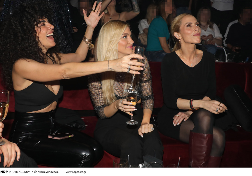 Μαρία Σολωμού: Διασκέδασε με τις φίλες της σε γνωστό νυχτερινό κέντρο - Δείτε φωτογραφίες