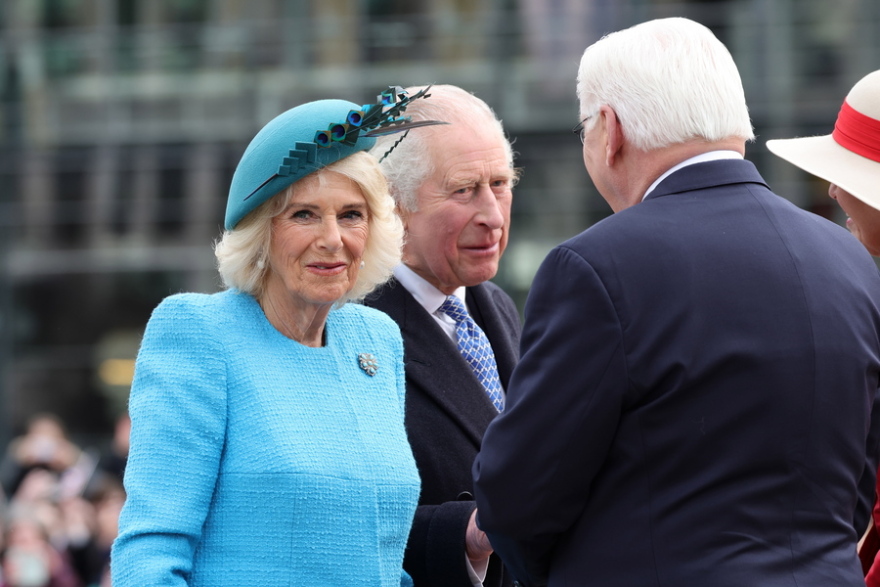 Γερμανία: Στρατιωτικές τιμές στην Πύλη του Βρανδεμβούργου για τον βασιλιά Κάρολο - Βίντεο και φωτογραφίες