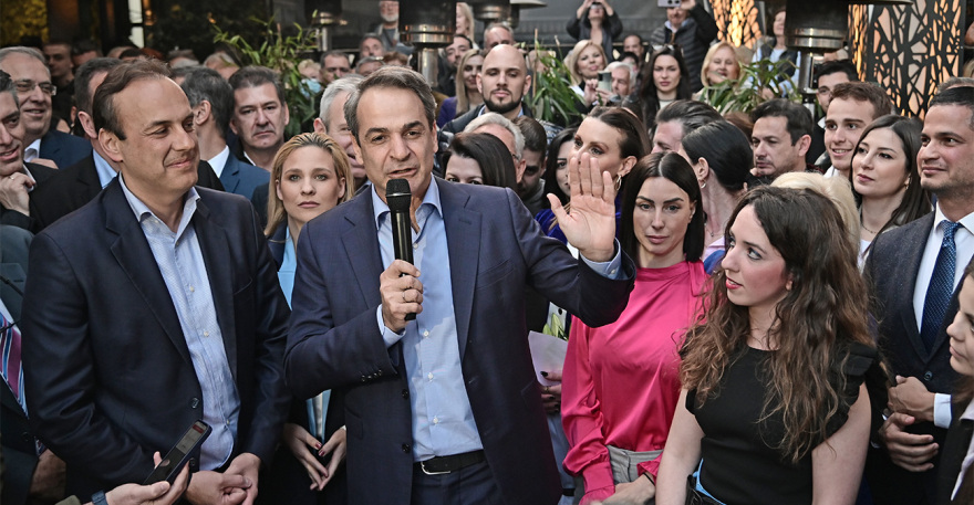 Ο Μητσοτάκης «σημαδεύει» την πρώτη κάλπη και ξεκινά καθημερινές περιοδείες