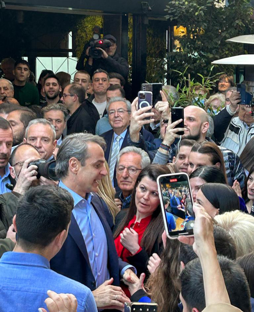 Ο Μητσοτάκης «σημαδεύει» την πρώτη κάλπη και ξεκινά καθημερινές περιοδείες