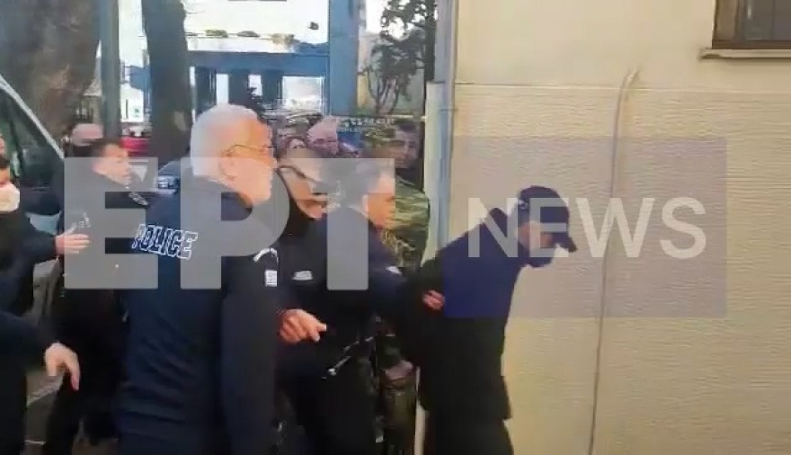 Ένταση στη δίκη του 29χρονου ποδοσφαιριστή για ασέλγεια σε τετράχρονο - Πήγαν να τον λιντσάρουν