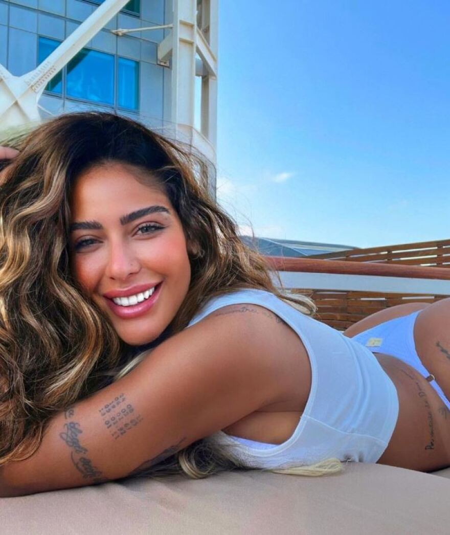  H μικρή αδελφή του Νεϊμάρ δείχνει πως γίνονται οι πλεξούδες στα μαλλιά - Δείτε βίντεο 