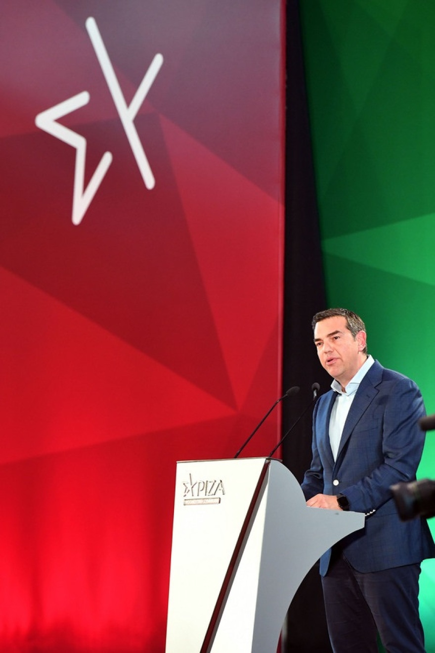 Βολές Τσίπρα για τις τράπεζες: Θα επιβάλουμε έκτακτο φόρο - Οι κυβερνήσεις δεν είναι υποχείριά τους