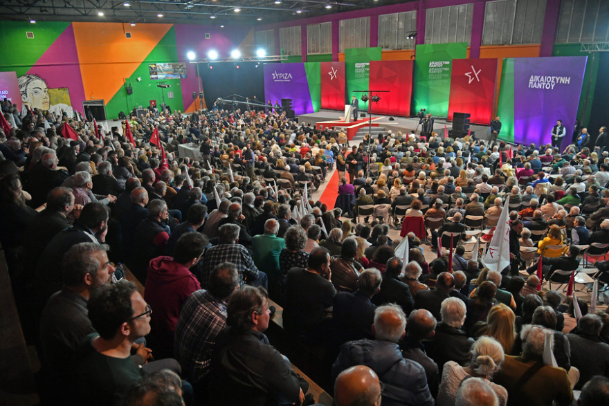 Βολές Τσίπρα για τις τράπεζες: Θα επιβάλουμε έκτακτο φόρο - Οι κυβερνήσεις δεν είναι υποχείριά τους