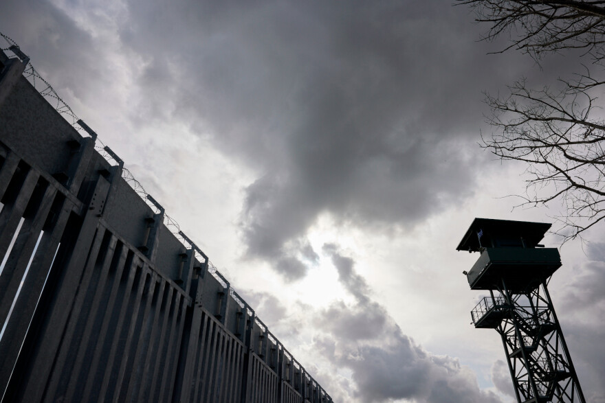 Φράχτης στον Έβρο: Πώς θα είναι μετά την επέκταση - Παρατηρητήρια και αντιβαλλιστική προστασία