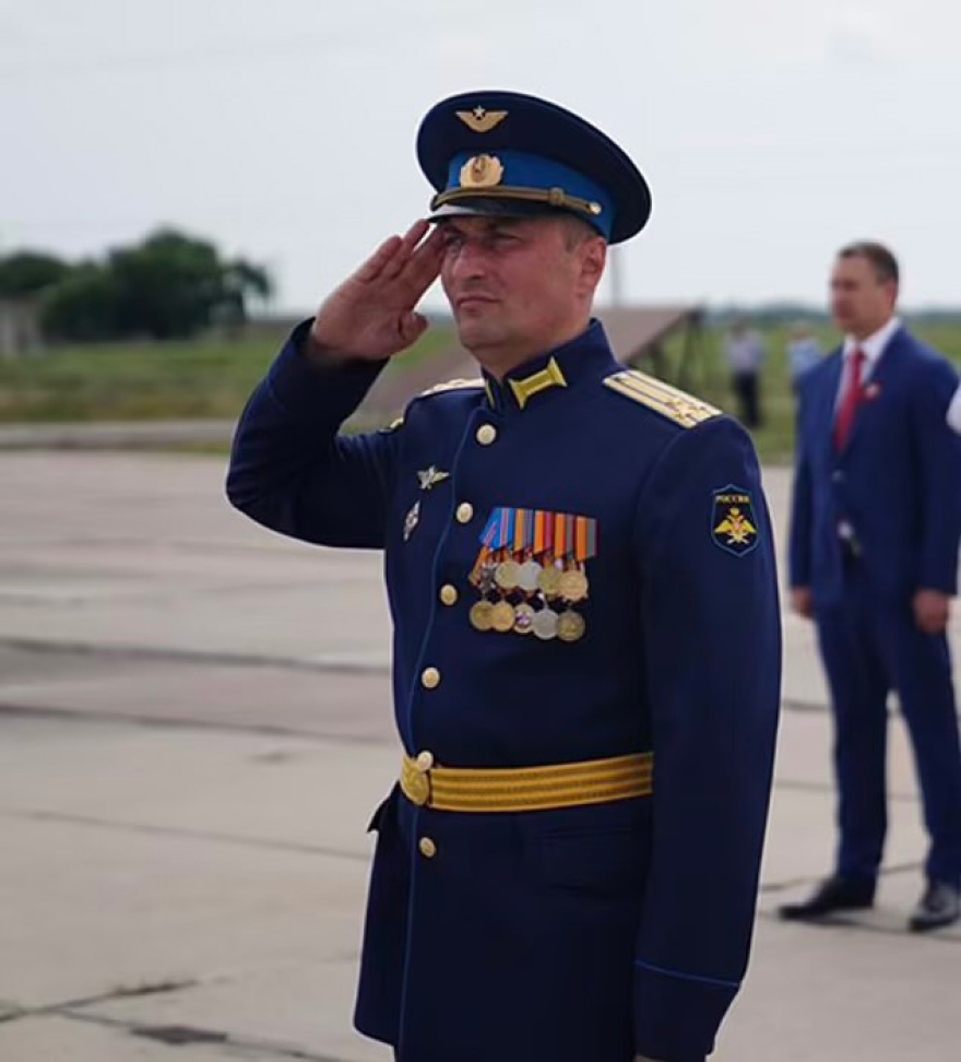 Πόλεμος στην Ουκρανία: Πώς η αισθησιακή σύζυγος Ρώσου συνταγματάρχη πιάστηκε στη «φάκα» Ουκρανών χάκερ