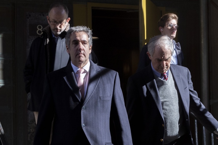 Ντόναλντ Τραμπ: Ο εξ απορρήτων δικηγόρος του τον «πρόδωσε» στην υπόθεση της Στόρμι Ντάνιελς