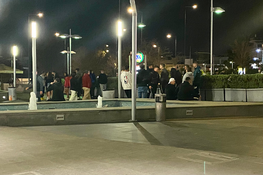 Συμπλοκή ανηλίκων σε εμπορικό κέντρο στον Άγιο Δημήτριο - Τρεις τραυματίες