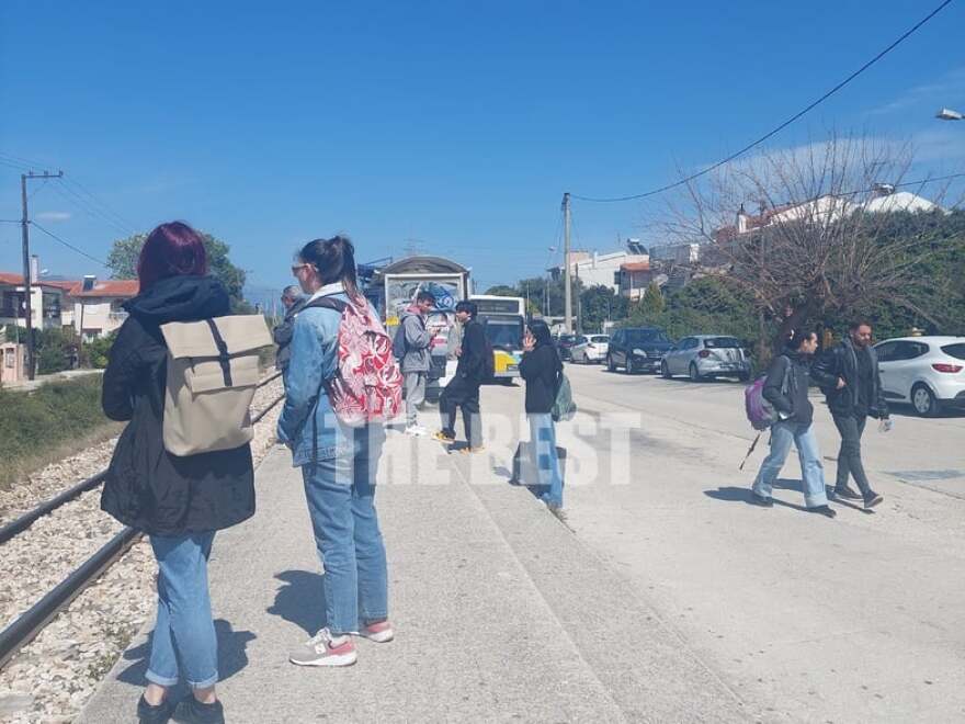 Πάτρα: Ταλαιπωρία για επιβάτες λόγω προβλήματος στις ράγες του Προαστιακού - Δείτε φωτογραφίες