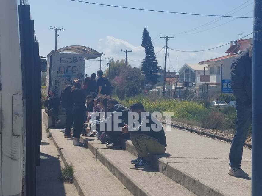 Πάτρα: Ταλαιπωρία για επιβάτες λόγω προβλήματος στις ράγες του Προαστιακού - Δείτε φωτογραφίες