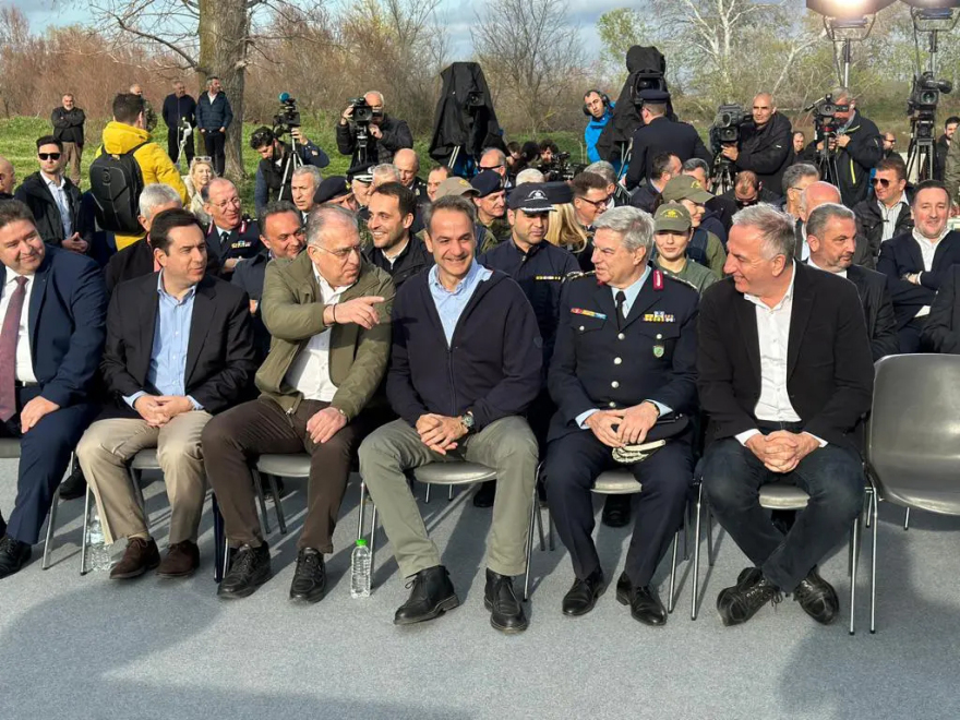 Θεοδωρικάκος: Με τον φράχτη, τα σύνορα της Ελλάδας και της Ευρώπης με την Τουρκία είναι απροσπέλαστα