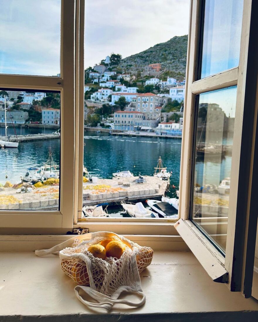 Δούκισσα Νομικού: Φέρνει το καλοκαίρι από την Ύδρα - Δείτε φωτογραφίες