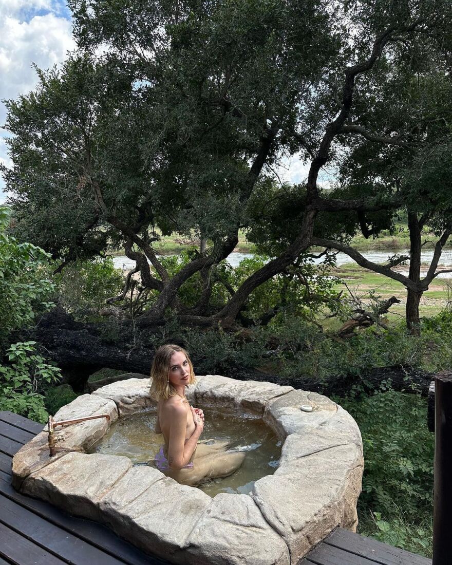 Κιάρα Φεράνι: Απηύδησαν οι φαν της με τη νέα γυμνή φωτογραφία που ανέβασε - «Γιατί πρέπει να γδύνεσαι;»