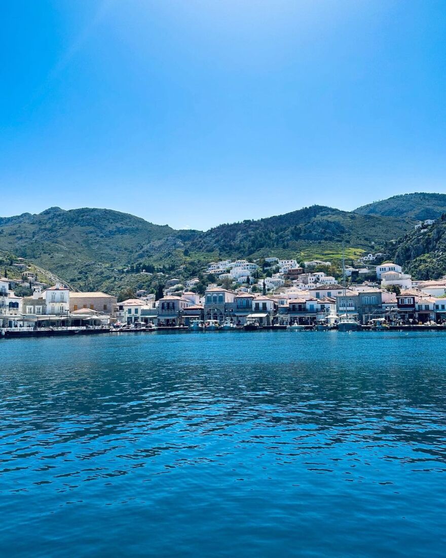 Δούκισσα Νομικού: Φέρνει το καλοκαίρι από την Ύδρα - Δείτε φωτογραφίες