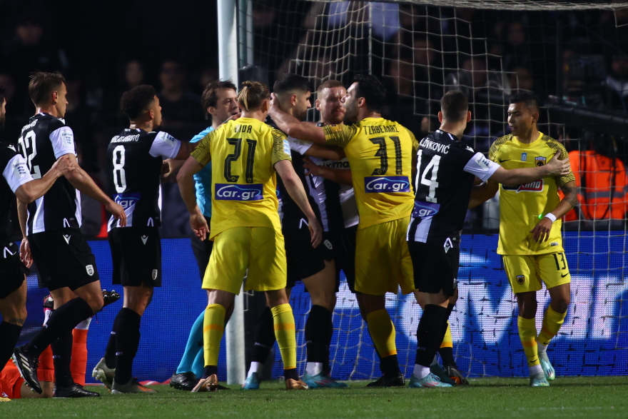 Stoiximan Super League, ΠΑΟΚ – ΑΕΚ 0-1: Άλωσε την Τούμπα και πάτησε κορυφή! 