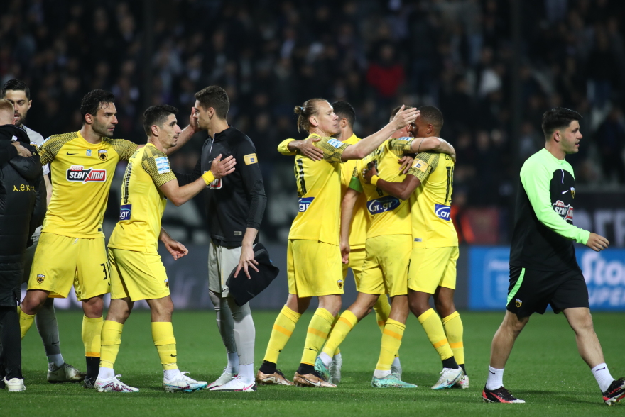 Stoiximan Super League, ΠΑΟΚ – ΑΕΚ 0-1: Άλωσε την Τούμπα και πάτησε κορυφή! 