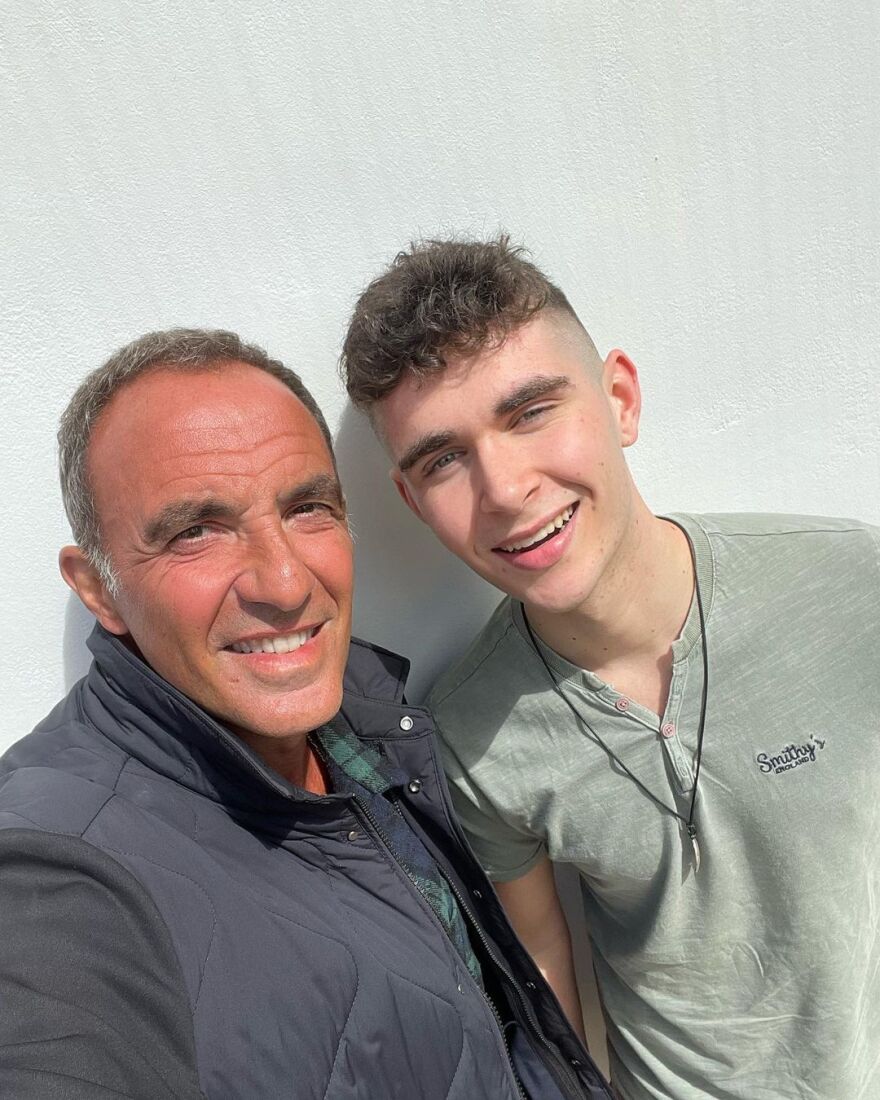 Νίκος Αλιάγας: Φωτογράφισε τον Victor Vernicos - «Είμαστε μαζί σου παλικάρι»