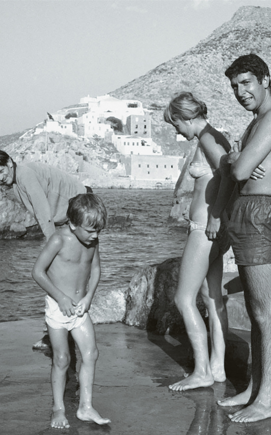 Λέοναρντ Κοέν: Η ζωή και οι έρωτές του γίνονται τηλεοπτική σειρά - Στην Ύδρα τα γυρίσματα