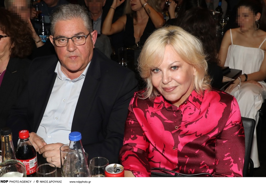 Δημήτρης Κουτσούμπας: Σπάνια βραδινή έξοδος με την σύζυγό του - Δείτε φωτογραφίες