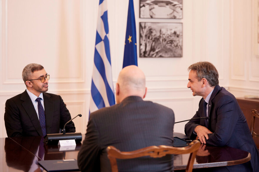Μητσοτάκης: Συναντήθηκε με τον υπουργό Εξωτερικών των ΗΑΕ - Δείτε φωτογραφίες