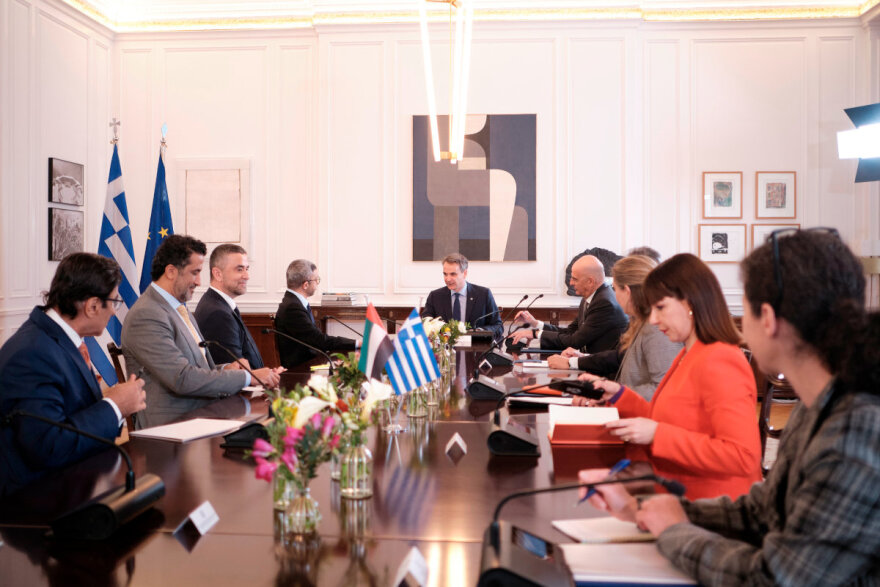 Μητσοτάκης: Συναντήθηκε με τον υπουργό Εξωτερικών των ΗΑΕ - Δείτε φωτογραφίες