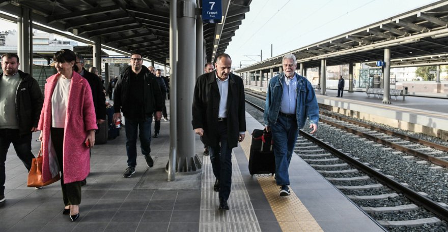 Τρένα: Μεγαλώνει το ταξίδι για Θεσσαλονίκη στις 5,5 ώρες - Πολύμηνη και δύσκολη η ανάταξη του σιδηροδρόμου