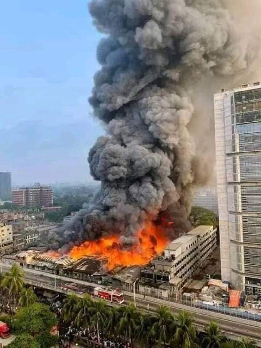 Κόλαση φωτιάς σε αγορά στο Μπανγκλαντές