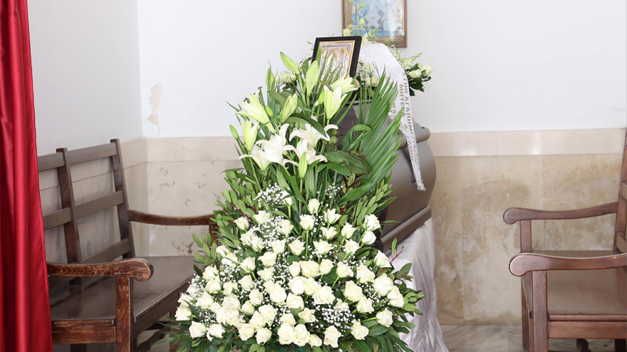 Κηδεία Ρένας Κουμιώτη: Συγκίνηση στο τελευταίο αντίο στην αγαπημένη τραγουδίστρια