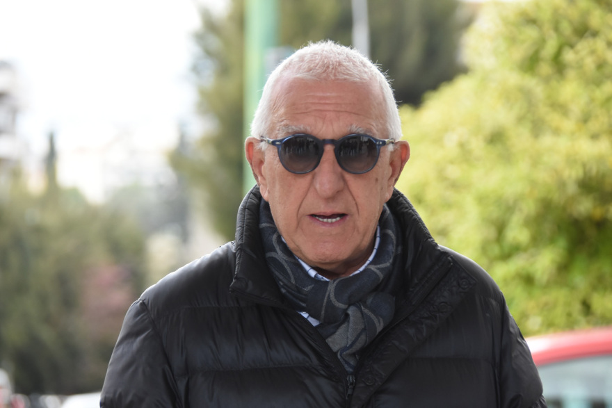 Κηδεία Ρένας Κουμιώτη: Συγκίνηση στο τελευταίο αντίο στην αγαπημένη τραγουδίστρια