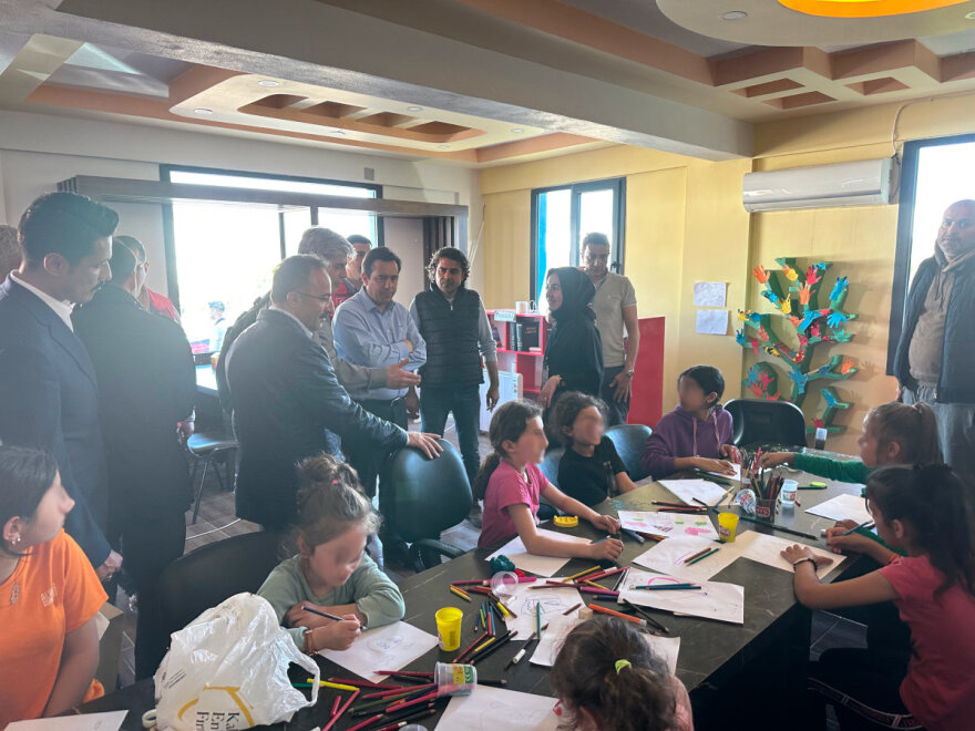 Νότης Μηταράκης: Στις σεισμόπληκτες περιοχές της Τουρκία - Επόπτευσε το μέγεθος της καταστροφής από ελικόπτερο