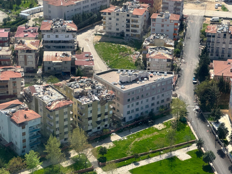 Νότης Μηταράκης: Στις σεισμόπληκτες περιοχές της Τουρκία - Επόπτευσε το μέγεθος της καταστροφής από ελικόπτερο