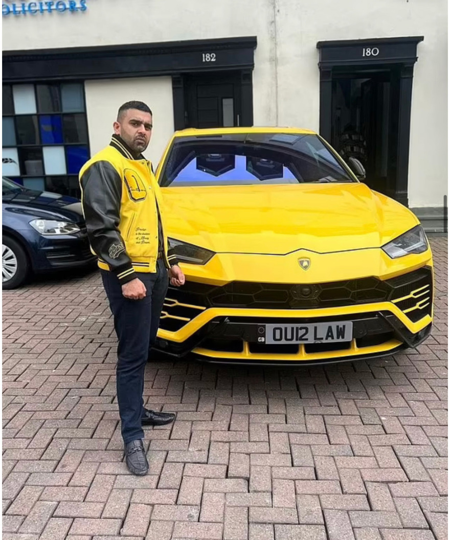 Από την ανέχεια στις... Lamborghini: TikToker δικηγόρος μοιράζεται τα μυστικά της επιτυχίας του