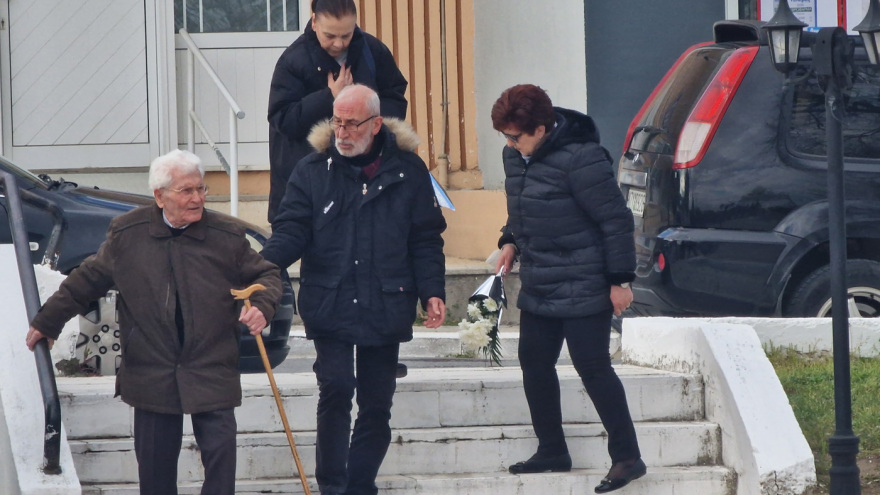 Θεσσαλονίκη: Το τελευταίο «αντίο» στην 71χρονη που δολοφονήθηκε από τον γιο της