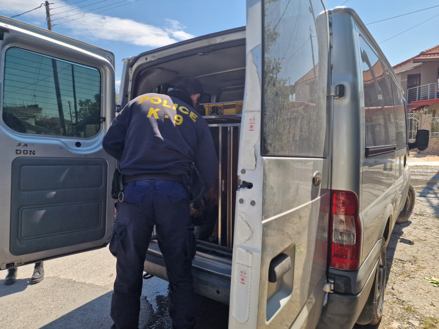 Θεσσαλονίκη: Εκπαιδευμένος σκύλος στο σπίτι του 34χρονου μητροκτόνου - Επεκτείνονται οι έρευνες της ΕΛ.ΑΣ.