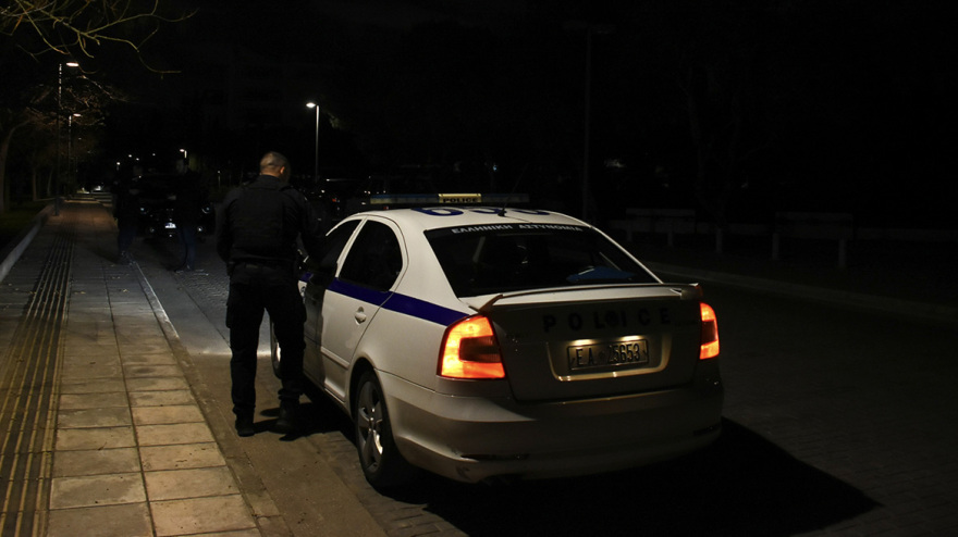 Πυροβολισμοί και μαχαιρώματα σε Βούλα και Αργυρούπολη - Τρεις τραυματίες