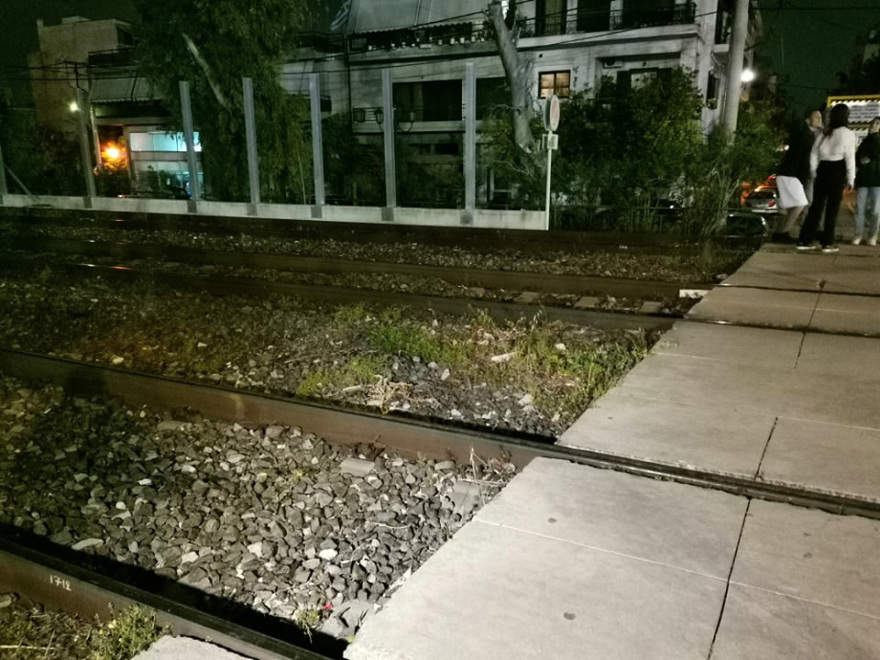 Συρμός του Προαστιακού παρέσυρε 16χρονο στον Ταύρο - Νοσηλεύεται διασωληνωμένος