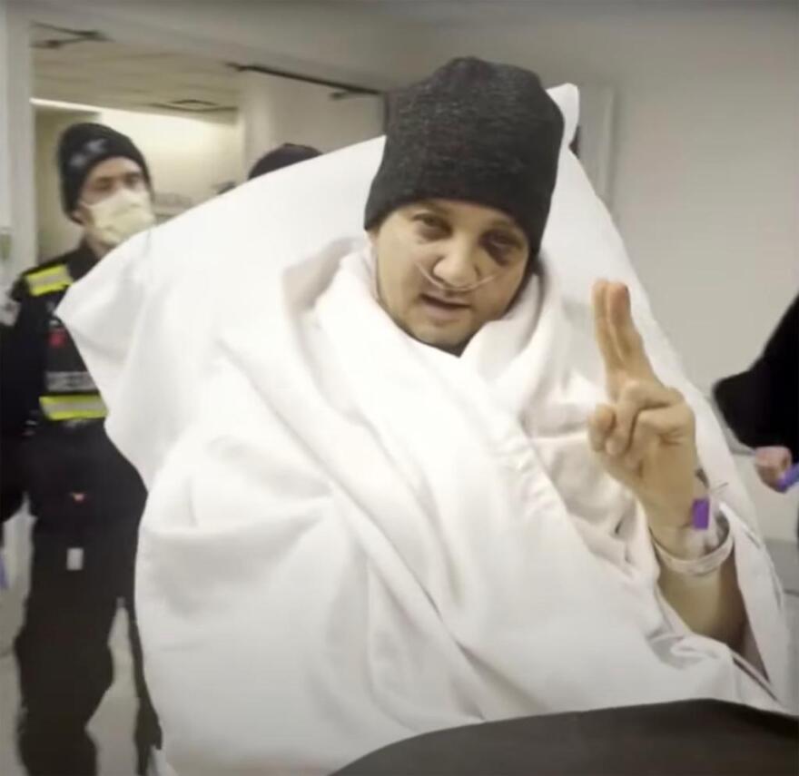 Τζέρεμι Ρένερ: Οι πρώτες φωτογραφίες από το ατύχημα με το εκχιονιστικό