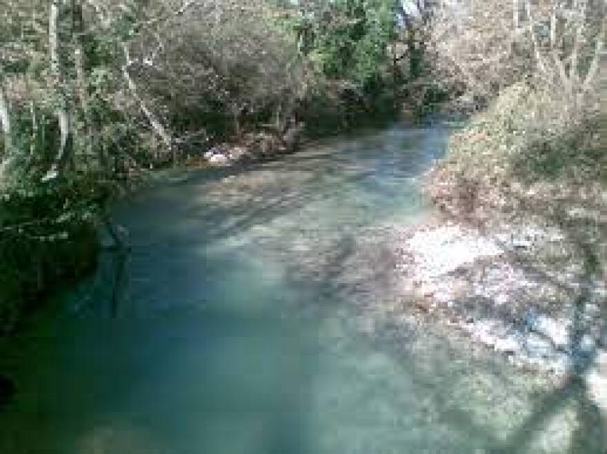 Ήπειρος: Οι μαγευτικοί «Αγιοί», το μυστηριώδες μοναστήρι στον βράχο και η γέφυρα με την απίστευτη ιστορία