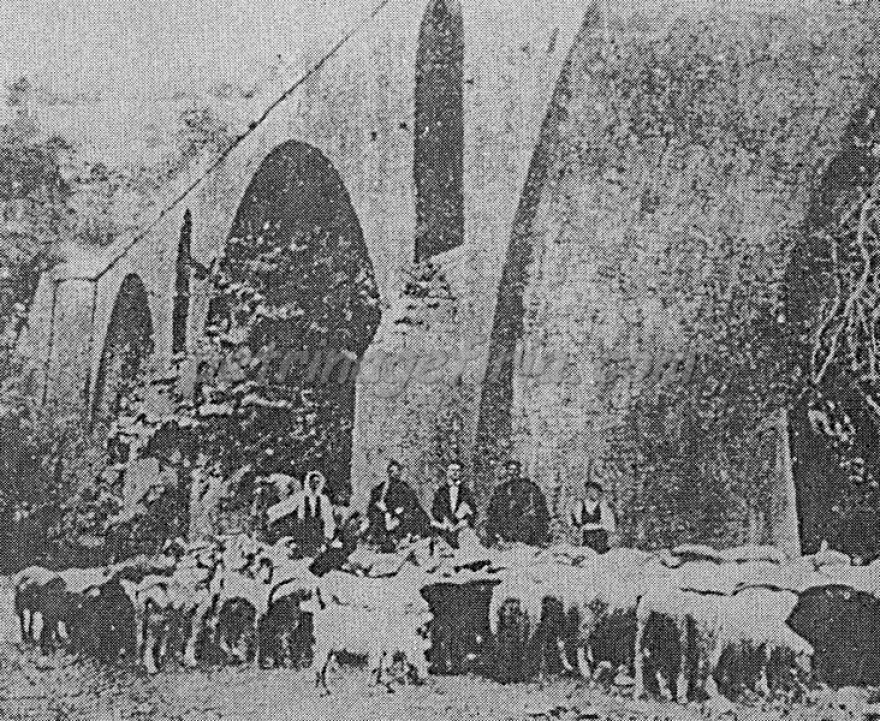 Ήπειρος: Οι μαγευτικοί «Αγιοί», το μυστηριώδες μοναστήρι στον βράχο και η γέφυρα με την απίστευτη ιστορία